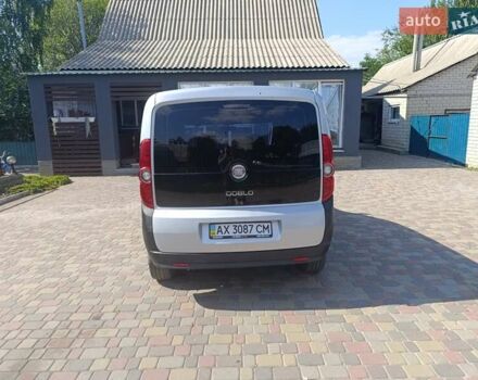 Серый Фиат Добло, объемом двигателя 1.4 л и пробегом 106 тыс. км за 7400 $, фото 4 на Automoto.ua