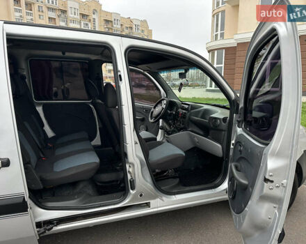 Серый Фиат Добло, объемом двигателя 1.4 л и пробегом 152 тыс. км за 5950 $, фото 26 на Automoto.ua