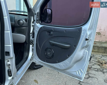 Серый Фиат Добло, объемом двигателя 1.4 л и пробегом 152 тыс. км за 5999 $, фото 39 на Automoto.ua