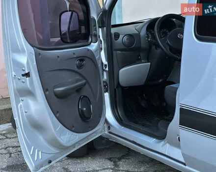 Серый Фиат Добло, объемом двигателя 1.4 л и пробегом 152 тыс. км за 5999 $, фото 38 на Automoto.ua