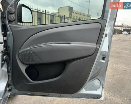 Серый Фиат Добло, объемом двигателя 1.6 л и пробегом 295 тыс. км за 9300 $, фото 27 на Automoto.ua