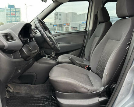 Серый Фиат Добло, объемом двигателя 1.6 л и пробегом 295 тыс. км за 9300 $, фото 16 на Automoto.ua