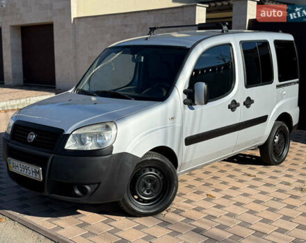 Серый Фиат Добло, объемом двигателя 1.3 л и пробегом 180 тыс. км за 5999 $, фото 2 на Automoto.ua