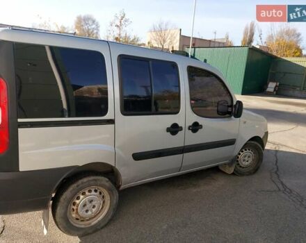 Серый Фиат Добло, объемом двигателя 1.4 л и пробегом 322 тыс. км за 4500 $, фото 4 на Automoto.ua