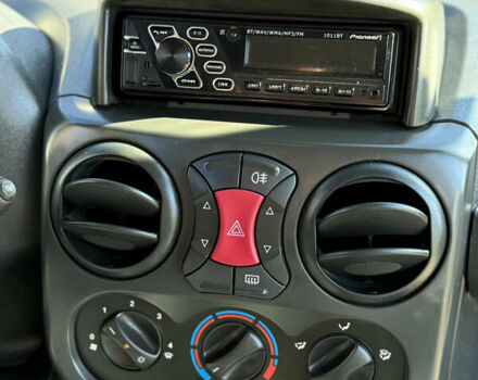 Серый Фиат Добло, объемом двигателя 1.3 л и пробегом 180 тыс. км за 7700 $, фото 6 на Automoto.ua