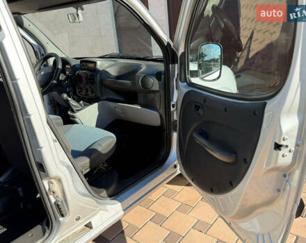 Серый Фиат Добло, объемом двигателя 1.3 л и пробегом 180 тыс. км за 5999 $, фото 48 на Automoto.ua