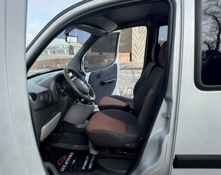 Серый Фиат Добло, объемом двигателя 1.25 л и пробегом 84 тыс. км за 9999 $, фото 28 на Automoto.ua