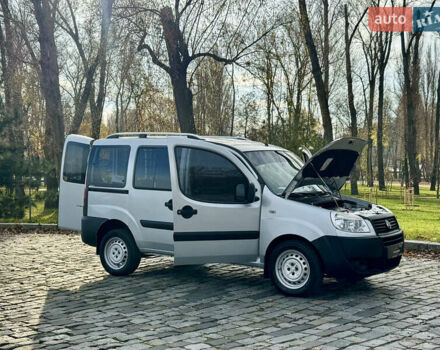 Серый Фиат Добло, объемом двигателя 1.25 л и пробегом 84 тыс. км за 9999 $, фото 25 на Automoto.ua