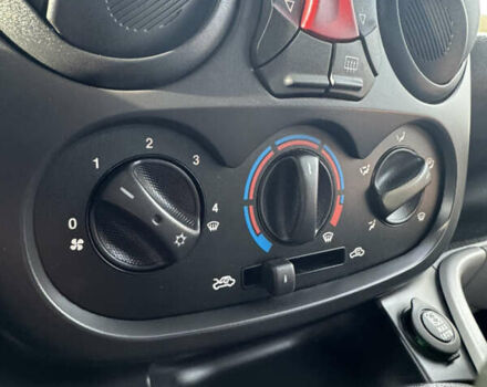 Серый Фиат Добло, объемом двигателя 1.25 л и пробегом 84 тыс. км за 9999 $, фото 15 на Automoto.ua