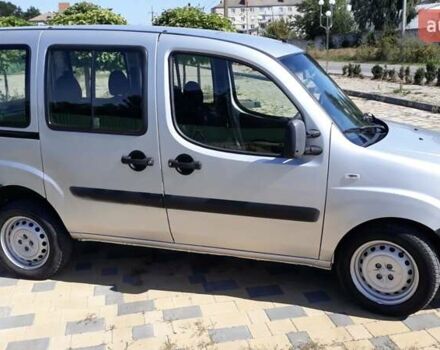 Серый Фиат Добло, объемом двигателя 1.3 л и пробегом 140 тыс. км за 5200 $, фото 2 на Automoto.ua