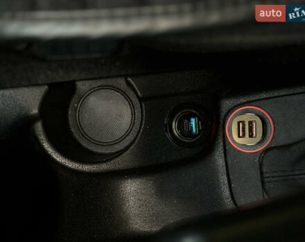 Серый Фиат Добло, объемом двигателя 1.6 л и пробегом 260 тыс. км за 12150 $, фото 33 на Automoto.ua