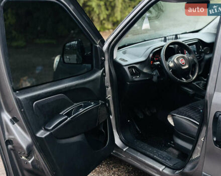 Серый Фиат Добло, объемом двигателя 1.6 л и пробегом 260 тыс. км за 12150 $, фото 24 на Automoto.ua