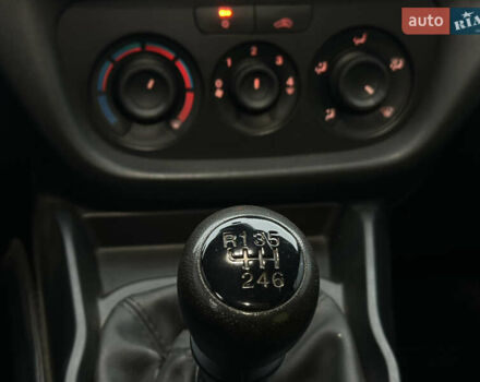 Серый Фиат Добло, объемом двигателя 1.6 л и пробегом 260 тыс. км за 12150 $, фото 37 на Automoto.ua