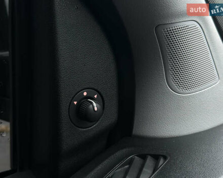 Серый Фиат Добло, объемом двигателя 1.6 л и пробегом 260 тыс. км за 12150 $, фото 30 на Automoto.ua