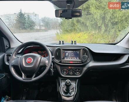 Серый Фиат Добло, объемом двигателя 1.6 л и пробегом 260 тыс. км за 12150 $, фото 23 на Automoto.ua