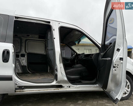 Серый Фиат Добло, объемом двигателя 1.6 л и пробегом 212 тыс. км за 9300 $, фото 15 на Automoto.ua