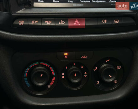 Серый Фиат Добло, объемом двигателя 1.6 л и пробегом 260 тыс. км за 12150 $, фото 38 на Automoto.ua