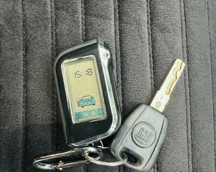 Серый Фиат Добло, объемом двигателя 1.6 л и пробегом 260 тыс. км за 12150 $, фото 21 на Automoto.ua