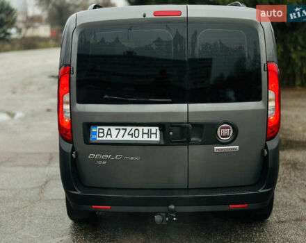 Серый Фиат Добло, объемом двигателя 1.6 л и пробегом 260 тыс. км за 12150 $, фото 9 на Automoto.ua