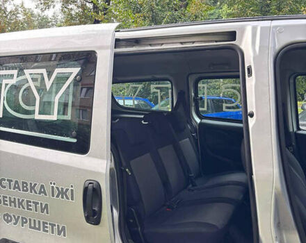 Серый Фиат Добло, объемом двигателя 1.25 л и пробегом 160 тыс. км за 10000 $, фото 1 на Automoto.ua