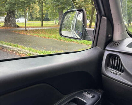 Серый Фиат Добло, объемом двигателя 1.25 л и пробегом 160 тыс. км за 10000 $, фото 16 на Automoto.ua