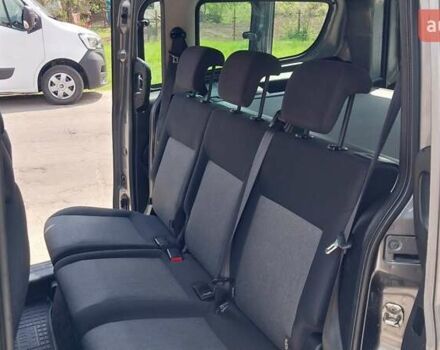 Серый Фиат Добло, объемом двигателя 1.37 л и пробегом 190 тыс. км за 13900 $, фото 19 на Automoto.ua