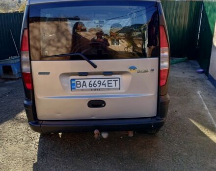 Серый Фиат Добло, объемом двигателя 1.9 л и пробегом 297 тыс. км за 4800 $, фото 2 на Automoto.ua