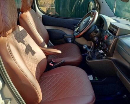 Серый Фиат Добло, объемом двигателя 1.9 л и пробегом 297 тыс. км за 4800 $, фото 6 на Automoto.ua