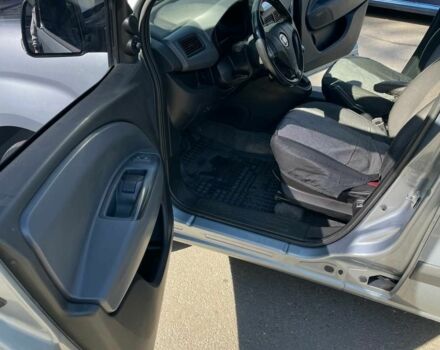 Серый Фиат Добло, объемом двигателя 1.2 л и пробегом 220 тыс. км за 7000 $, фото 7 на Automoto.ua