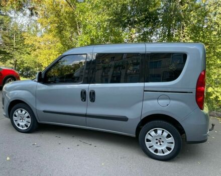 Серый Фиат Добло, объемом двигателя 1.2 л и пробегом 220 тыс. км за 7000 $, фото 2 на Automoto.ua