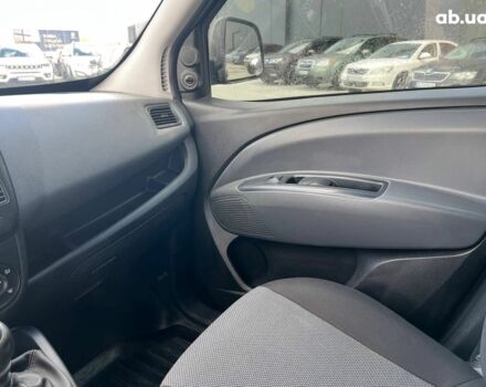 Сірий Фіат Добло, об'ємом двигуна 1.4 л та пробігом 223 тис. км за 7290 $, фото 25 на Automoto.ua