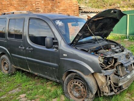 Фиат Добло 2007 в Купянске на Automoto.ua Серый Фиат Добло, объемом двигателя 0 л и пробегом 200 тыс. км за 1600 $, фото 1 на Automoto.ua