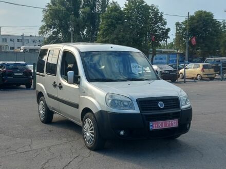 Фіат Добло 2008 у Києві на Automoto.ua Сірий Фіат Добло, об'ємом двигуна 0 л та пробігом 186 тис. км за 5000 $, фото 1 на Automoto.ua