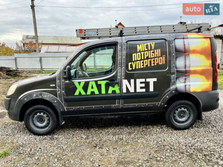 Серый Фиат Добло, объемом двигателя 1.6 л и пробегом 322 тыс. км за 3100 $, фото 1 на Automoto.ua