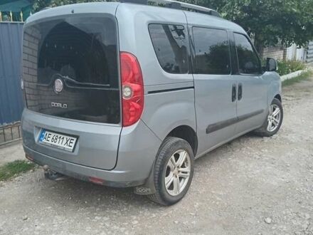 Серый Фиат Добло, объемом двигателя 1.6 л и пробегом 250 тыс. км за 9000 $, фото 1 на Automoto.ua