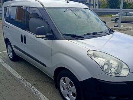 Фіат Добло 2011 у Києві на Automoto.ua Сірий Фіат Добло, об'ємом двигуна 1.6 л та пробігом 280 тис. км за 8999 $, фото 1 на Automoto.ua