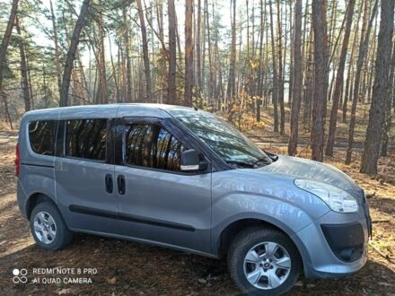 Серый Фиат Добло, объемом двигателя 1.3 л и пробегом 186 тыс. км за 11500 $, фото 1 на Automoto.ua