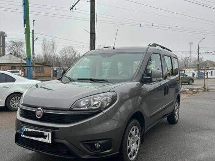 Серый Фиат Добло, объемом двигателя 1.4 л и пробегом 80 тыс. км за 16500 $, фото 1 на Automoto.ua