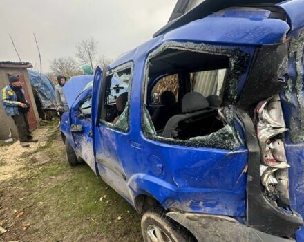 Синій Фіат Добло, об'ємом двигуна 1.3 л та пробігом 260 тис. км за 2000 $, фото 4 на Automoto.ua