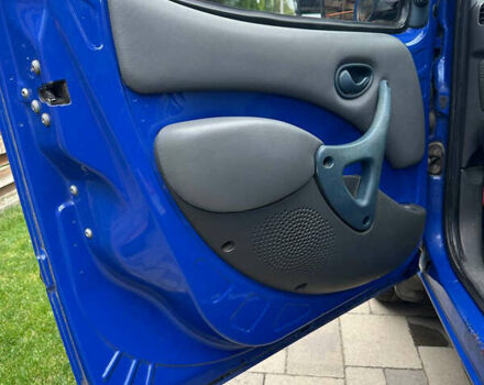 Синий Фиат Добло, объемом двигателя 1.6 л и пробегом 203 тыс. км за 3800 $, фото 18 на Automoto.ua