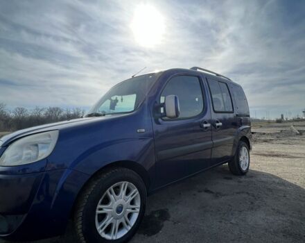 Синий Фиат Добло, объемом двигателя 1.2 л и пробегом 264 тыс. км за 5000 $, фото 2 на Automoto.ua