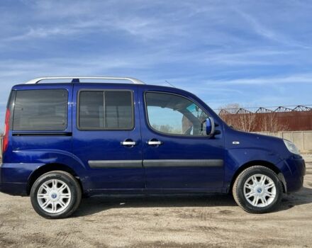 Синий Фиат Добло, объемом двигателя 1.2 л и пробегом 264 тыс. км за 5000 $, фото 4 на Automoto.ua