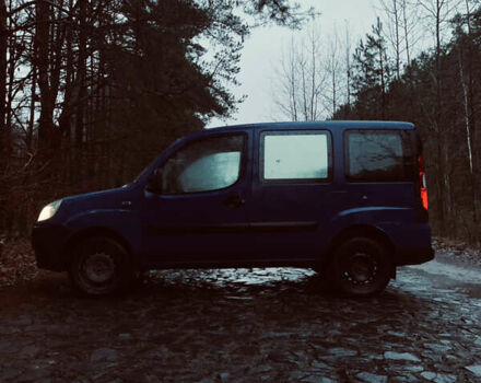 Синий Фиат Добло, объемом двигателя 1.25 л и пробегом 380 тыс. км за 5300 $, фото 5 на Automoto.ua