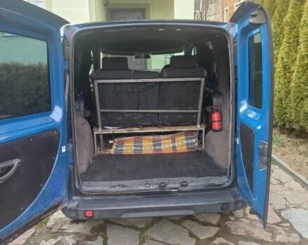 Синий Фиат Добло, объемом двигателя 1.25 л и пробегом 400 тыс. км за 4500 $, фото 7 на Automoto.ua