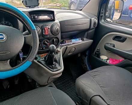 Синий Фиат Добло, объемом двигателя 1.2 л и пробегом 324 тыс. км за 3500 $, фото 2 на Automoto.ua