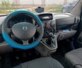 Синий Фиат Добло, объемом двигателя 1.2 л и пробегом 324 тыс. км за 3500 $, фото 5 на Automoto.ua