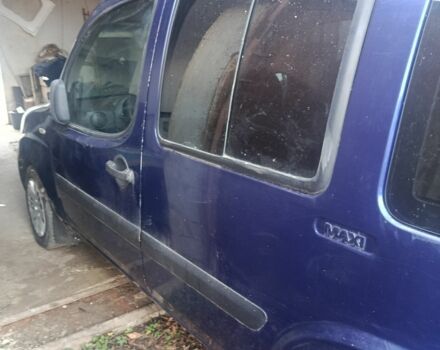 Синий Фиат Добло, объемом двигателя 1.9 л и пробегом 300 тыс. км за 3472 $, фото 1 на Automoto.ua