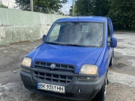 Фіат Добло 2003 у Костополе на Automoto.ua Синій Фіат Добло, об'ємом двигуна 1.6 л та пробігом 250 тис. км за 2480 $, фото 1 на Automoto.ua