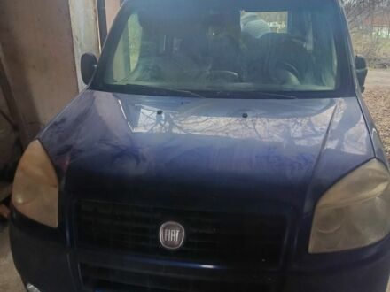 Синий Фиат Добло, объемом двигателя 1.9 л и пробегом 300 тыс. км за 3472 $, фото 1 на Automoto.ua