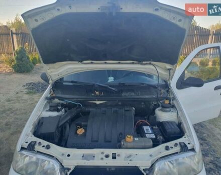 Белый Фиат Палио, объемом двигателя 1.2 л и пробегом 297 тыс. км за 1999 $, фото 8 на Automoto.ua